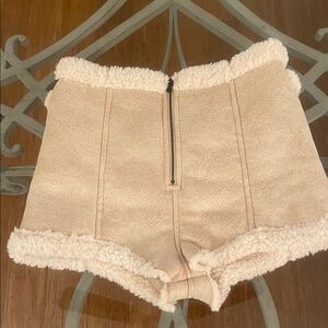 Exclusive Revolve HOURS HIGH Waist Cream Sherpa Shorts